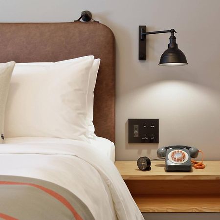 Отель Moxy Tokyo Kinshicho Экстерьер фото