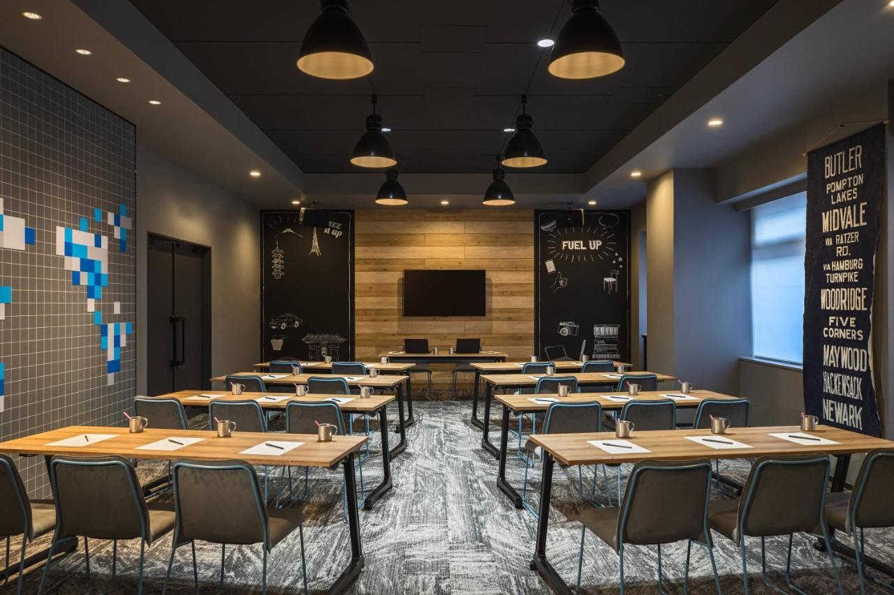 Отель Moxy Tokyo Kinshicho Экстерьер фото