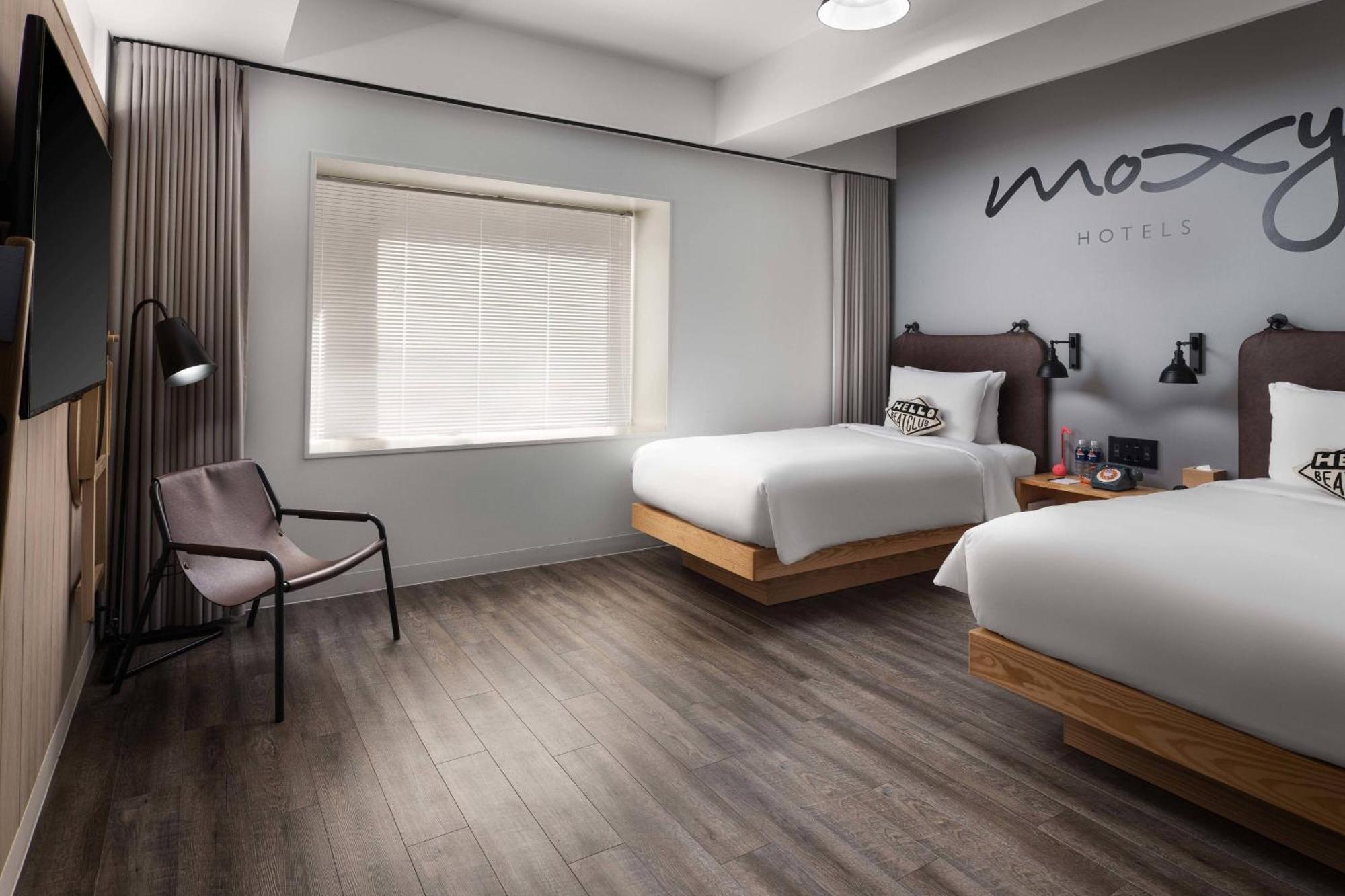 Отель Moxy Tokyo Kinshicho Экстерьер фото