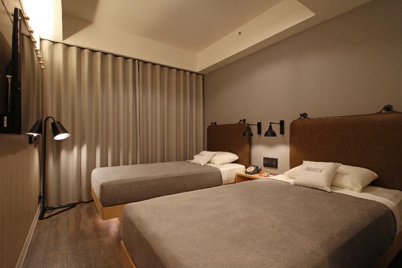 Отель Moxy Tokyo Kinshicho Экстерьер фото